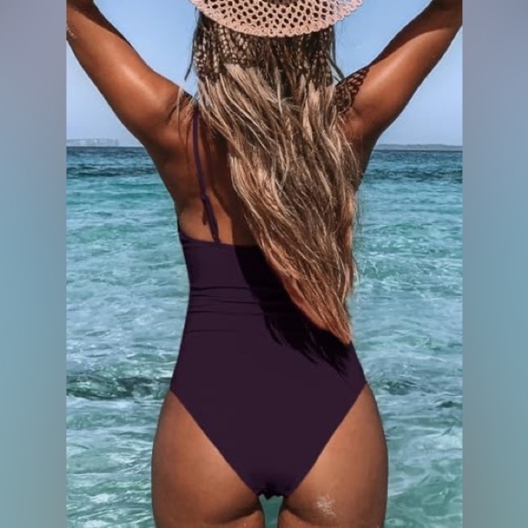 Medium Purple CUPSHE Women's Shirring Design V-Neck Low Back One Piece Swimsuit - Picture 3 of 7